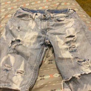 Jean shorts with wholes